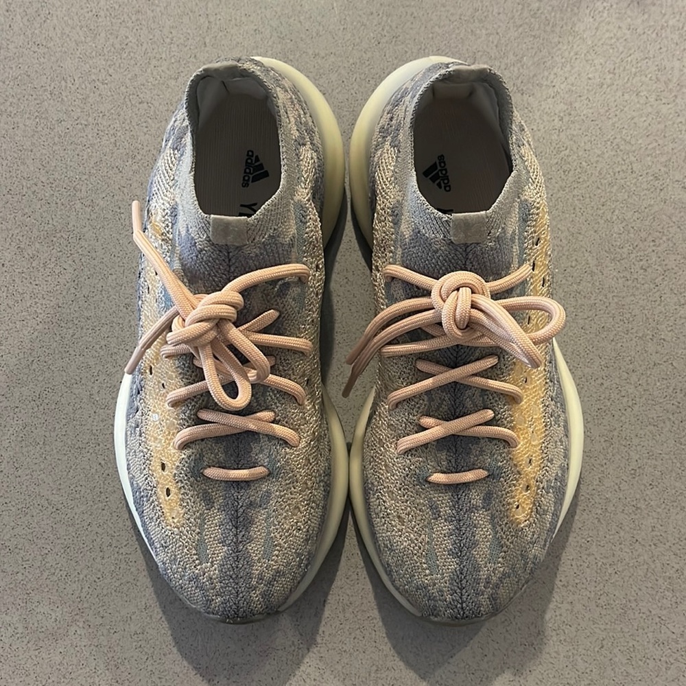 adidas Yeezy Boost 380 sz 6.5 mens